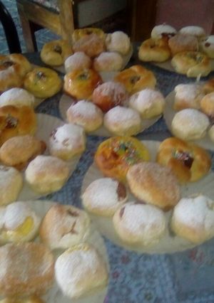 Una foto de Facturas caseras para el mate, panzotes y roscas trenzadas