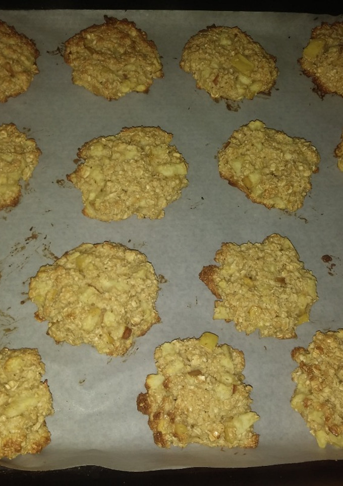 Una foto de Galletas de avena y manzana sin harina