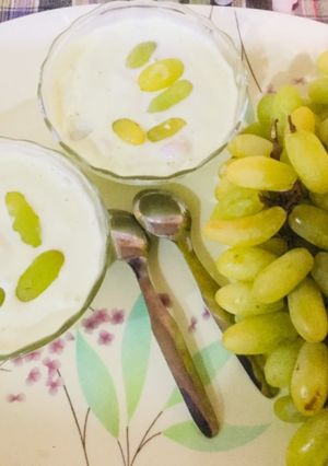 A picture of Grapes Ice cream.