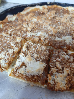 Una foto de Tarta de coco-dulce de leche sin azúcar ni manteca, fácil y rápida