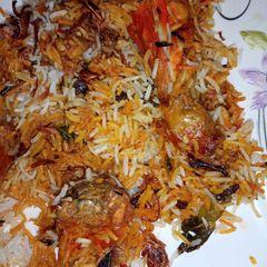 A picture of Masala daar chicken biryani.