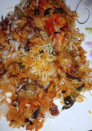 A picture of Masala daar chicken biryani.