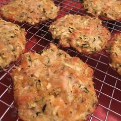 A picture of Cheesy Zucchini slices.