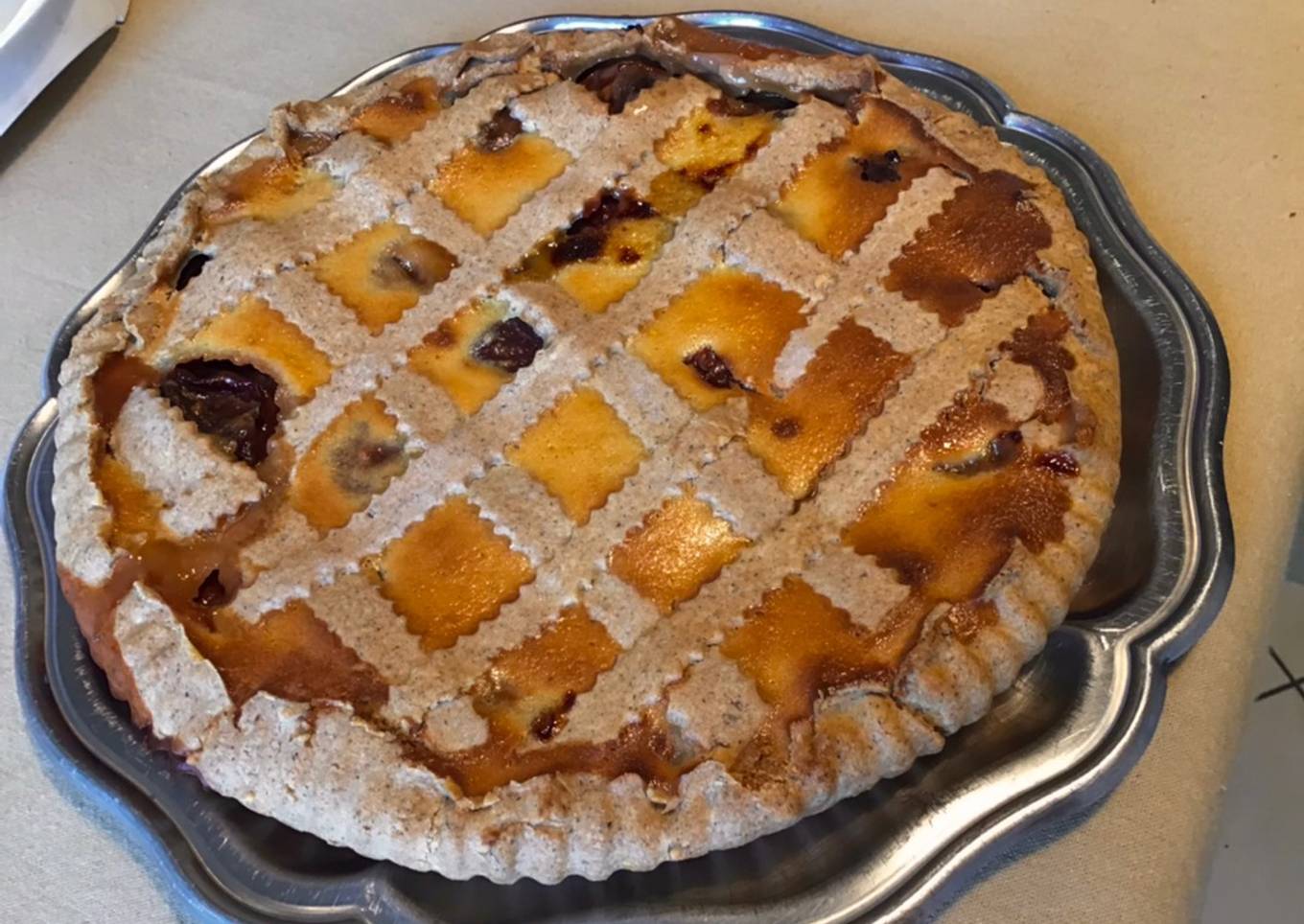 Tarte aux prunes pâte brisée aux noix