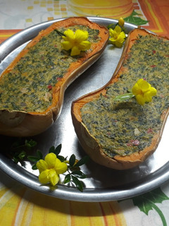 Una foto de Calabacín relleno de verduras