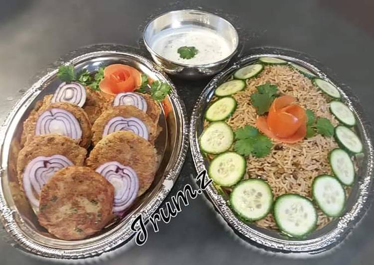 Recipe of Perfect 🥘🥗🥔Aloo Kebab &amp; Masoor Pulao With Raita &amp; Salad