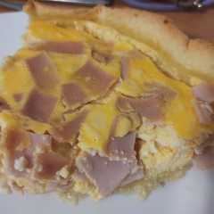 Una foto de Quiche de pavo y quesito