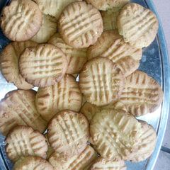A picture of Peanut butter and lemon rinds cookies.