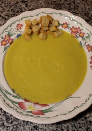 Una foto de Crema de calabacín, puerro, zanahoria y patata