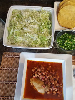 Una foto de Pozole de pollo, facilito