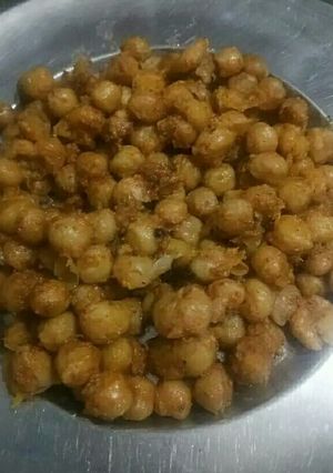 A picture of Chatpate Chane.