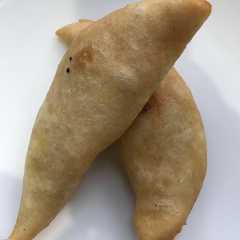 A picture of Empanadas de atún.