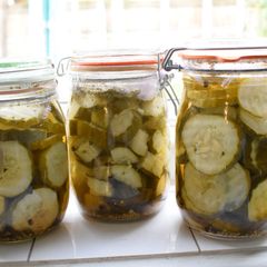 A picture of Sweet and sour pickled cucumber.