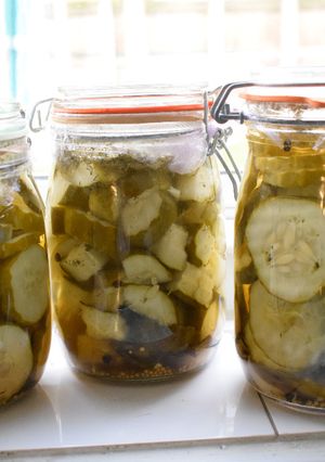 A picture of Sweet and sour pickled cucumber.