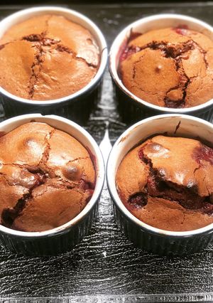 Une photo de Petits fondants chocolat / griottes 🍒🍫