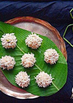 কদমফুল মোমো (চিকেন ফ্লাওয়ার ডাম্পলিং) (kadamful momo recipe in Bengali) রেসিপির প্রধান ছবি