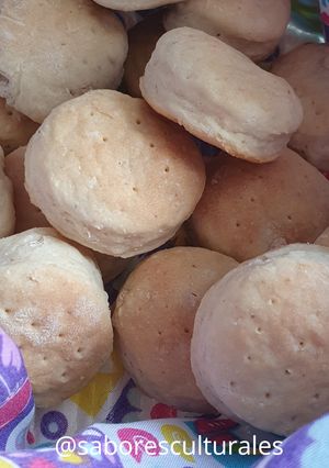 Una foto de ✴ 𝑩𝒊𝒛𝒄𝒐𝒄𝒉𝒊𝒕𝒐𝒔 con untable de almendras🥄