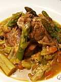 Espinazo de cordero, en salsa de okra y trigueros