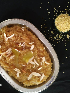 ઘઉં ના નાના ફાડા ની લાપસી(Broken Wheat Lapsi recipe in Gujarati) રેસીપી મુખ્ય ફોટો
