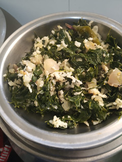 முருங்கை கீரை பொரியல் (murungai keeri poriyal recipe in Tamil) செய்முறை முக்கிய புகைப்படம்