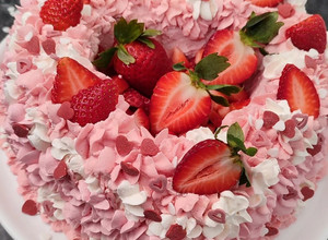 Una foto de 🍓 PASTEL DE TRES LECHES 🍓