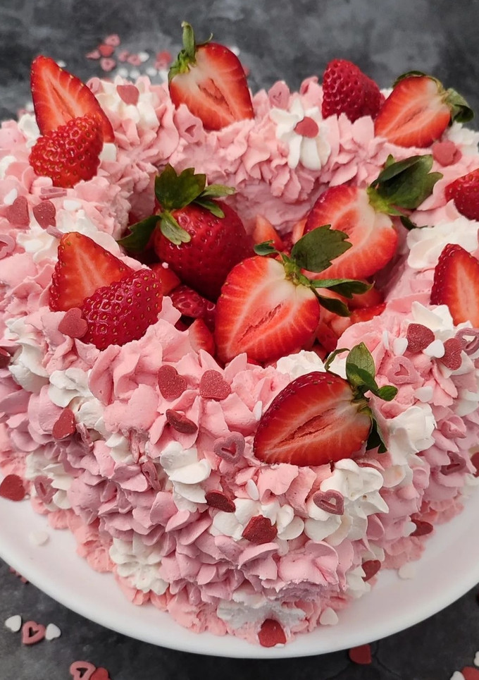 Una foto de 🍓 PASTEL DE TRES LECHES 🍓