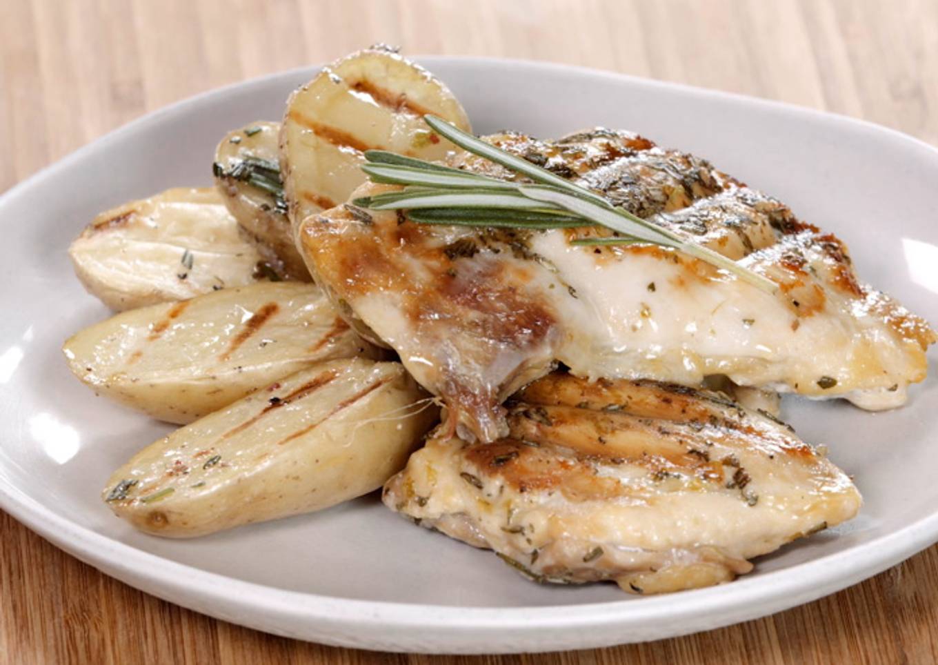 Pollo al romero con patatas | Microwave Grill - Lékué