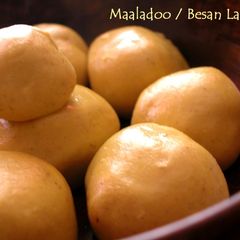 A picture of 5 Minute Besan Laddoos.
