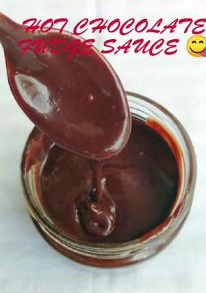 A picture of Hot chocolate fudge sauce.