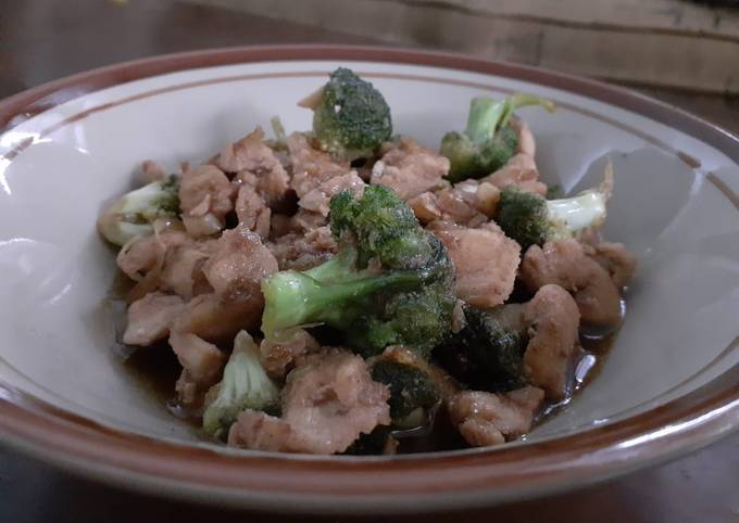 Chicken teriyaki with brokoli