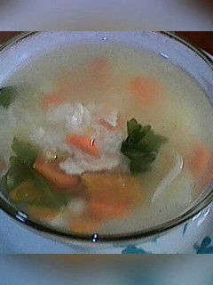 Una foto de Sopa de pollo con arroz
