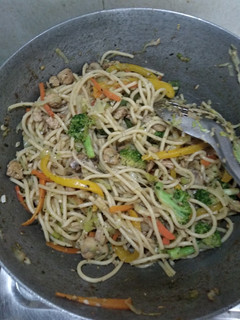 சார் இல்லாத சத்தான நூடுல்ஸ் (Noodles recipe in tamil) செய்முறை முக்கிய புகைப்படம்