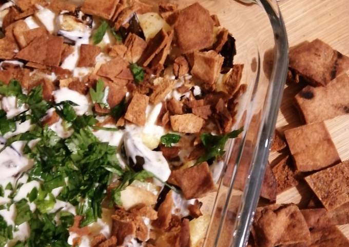 فتة باذنجان وبطاطس بالصور من هدى قباطي كوكباد