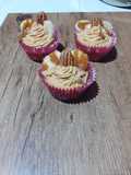 Muffins de plátano y nuez, con una cobertura de dulce de leche