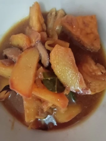 Langkah Mudah untuk Membikin Resep Semur kentang tahu plus jamur Shitake yang Uenak Anti Ribet, Mantap