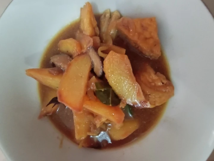 Langkah Mudah untuk Membikin Resep Semur kentang tahu plus jamur Shitake yang Uenak Anti Ribet, Mantap