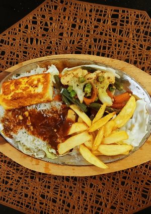 A picture of Restorent Style Homemade Mini Grilled Paneer Sizzler.