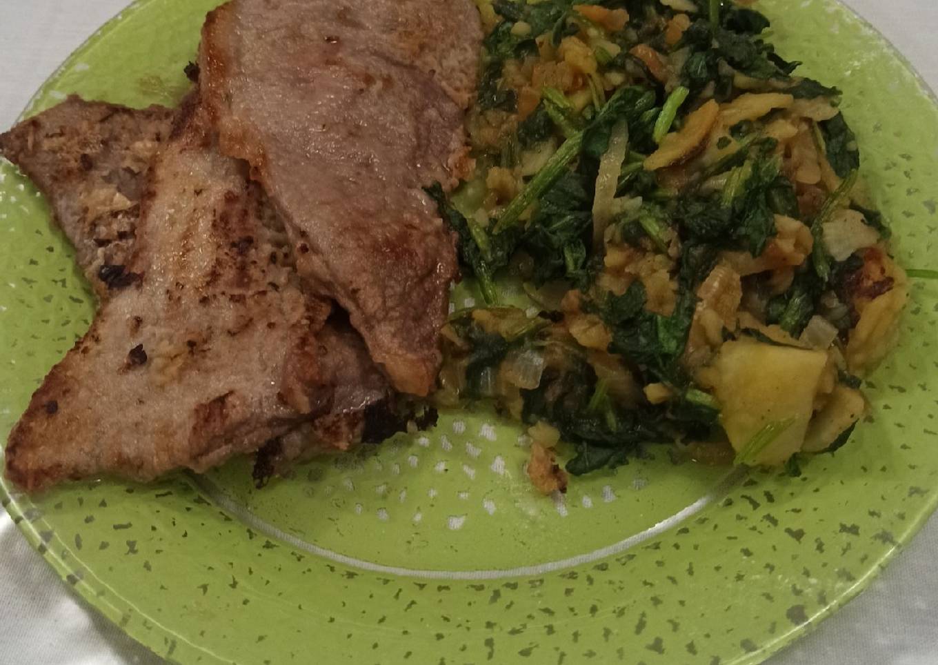 Salteado de espinaca y papa