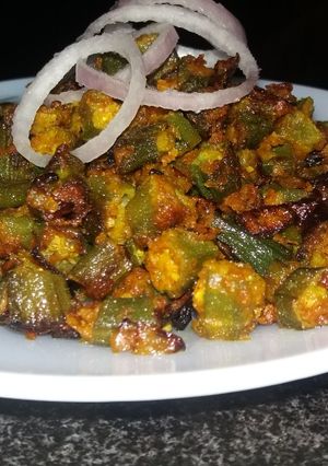 A picture of Besani bhindi.