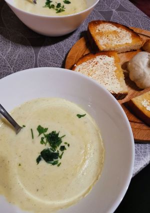 Cukkini krémleves husi leves alaplével recept fotója