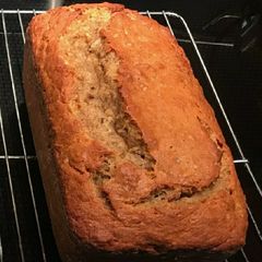 A picture of Starbuck's style banana bread.