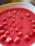 Kirschsuppe mit Grieß