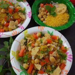 A picture of Chickpea Chaat.