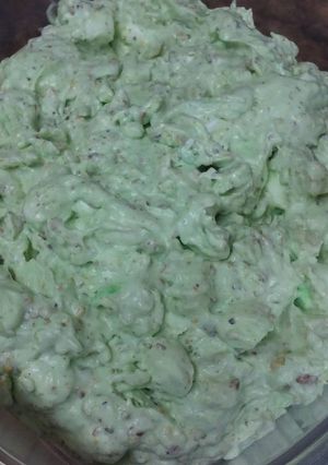 A picture of Watergate Salad.