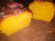 Una foto de budín de mandarina glaseado