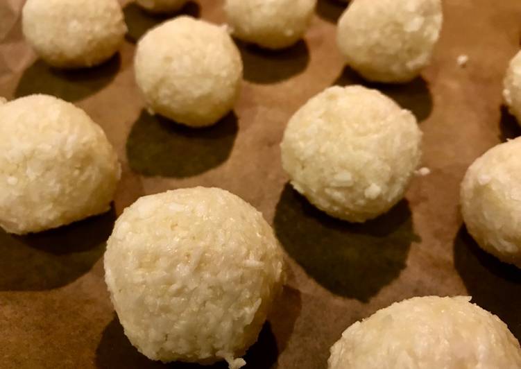 Easy 3-Ingredient Coconut Snowballs