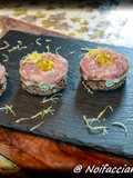 Torrette con tartare di tonno, porro e passion fruit su crostino di pane di segale