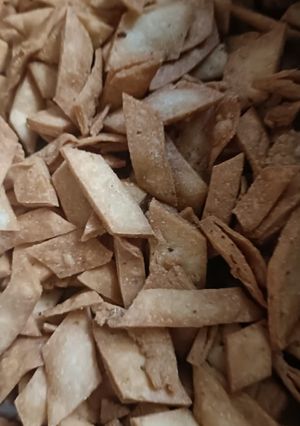 A picture of Namak pare.