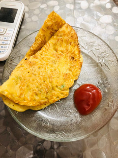 बेसन का चीला(besan ka chila recepie in hindi) रेसिपी मुख्य फोटो