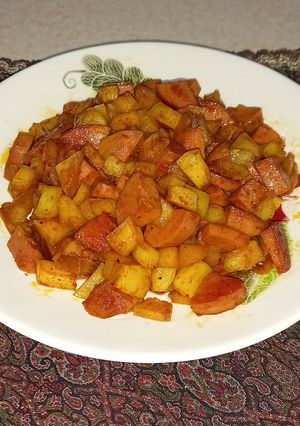 عکسی از دستور خوراک سوسیس و سیب زمینی